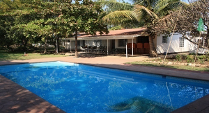 Sungeni Cottage Swimming  Pool